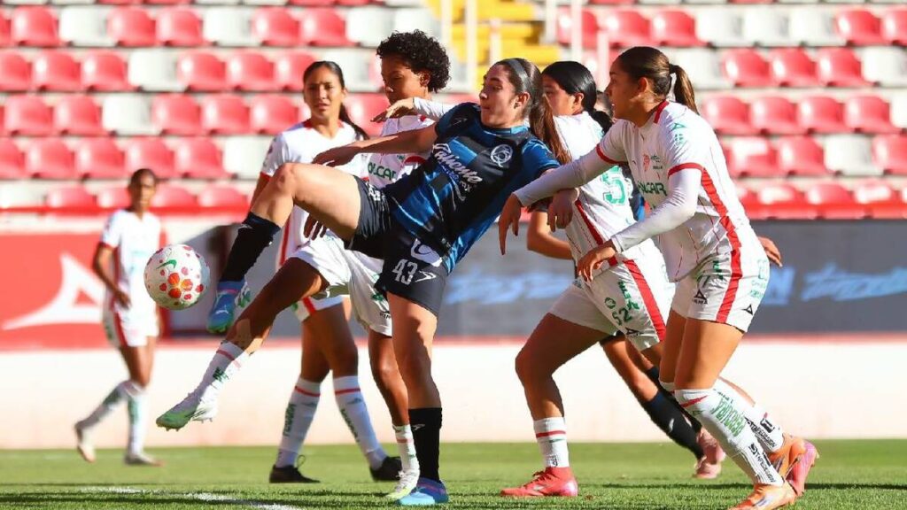 Pánico en el Victoria: El Necaxa vs Querétaro que se jugó bajo la sombra del miedo