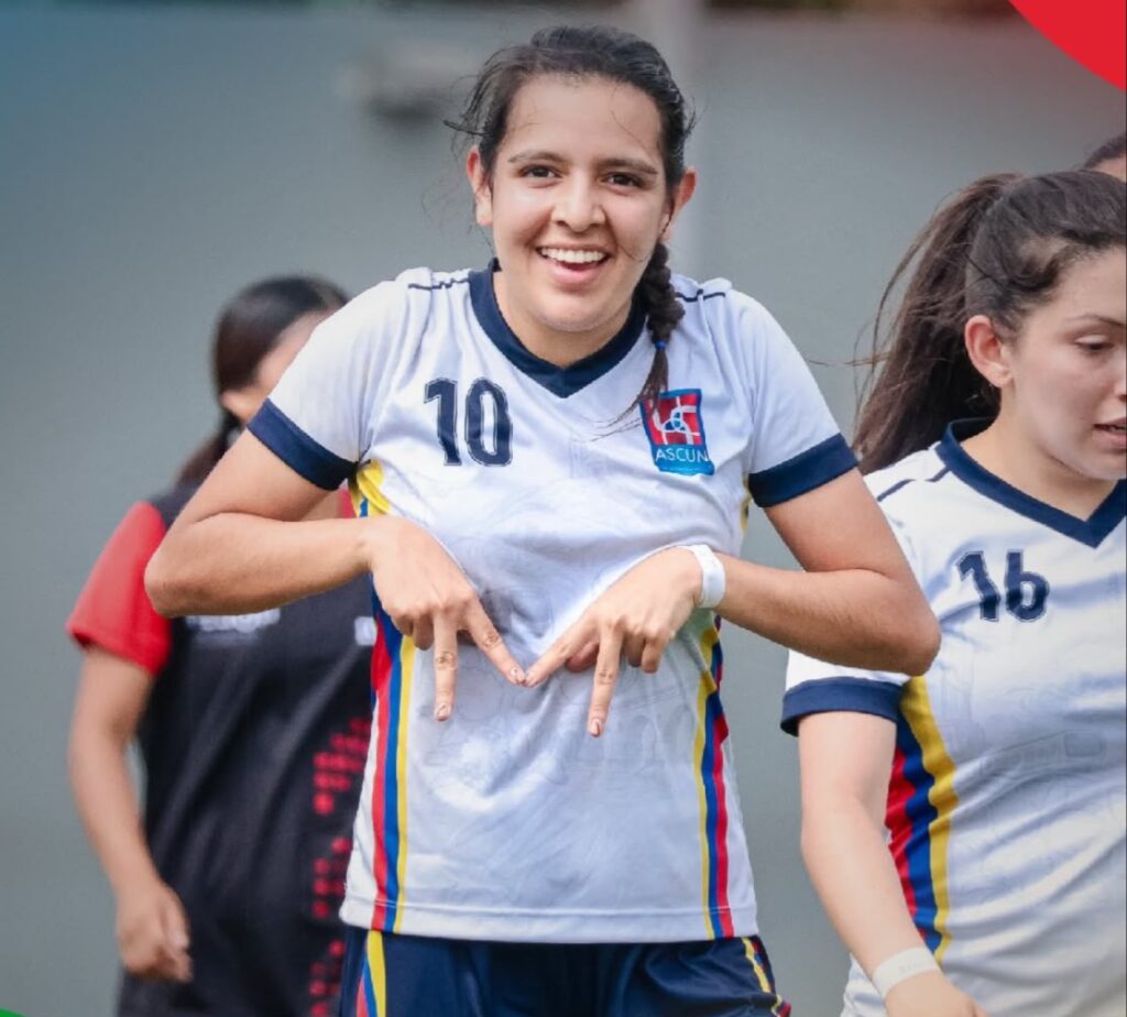 La Javeriana brilla en Lima con festival de goles.